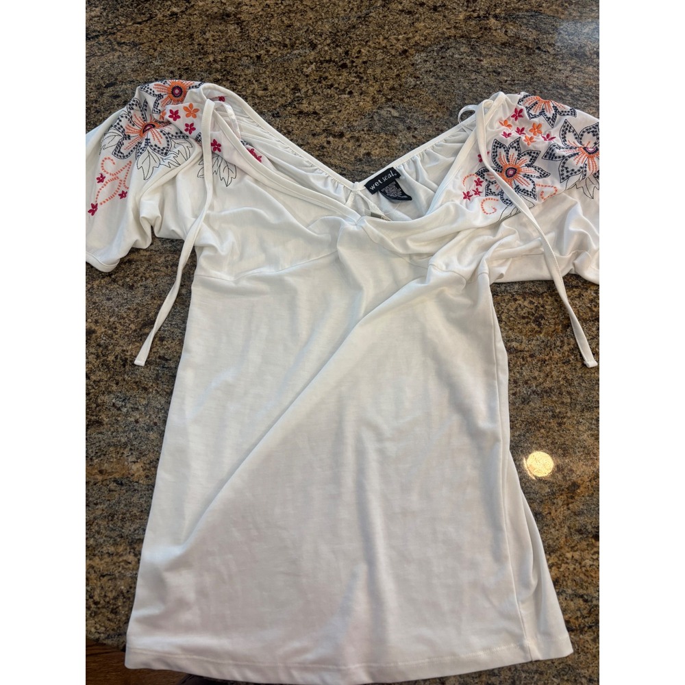 Y2K Wet Seal White Floral Embroidered‎ V-Neck Short Sleeve Top Blouse Size M NWT
